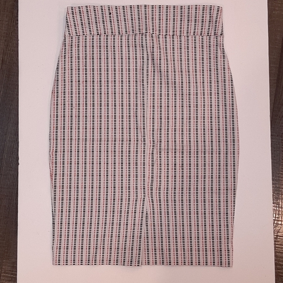 RW&CO Embroidered High Waist Pencil Skirt Textured Stretchy - Picture 5 of 9